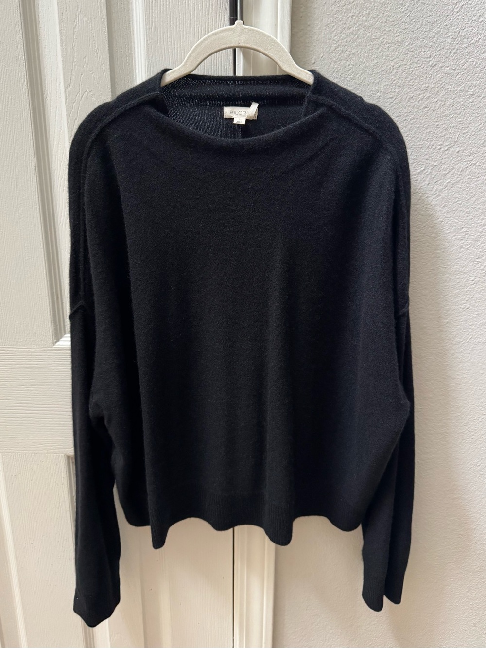 PILCRO CASHMERE BLACK SWEATER SMALL